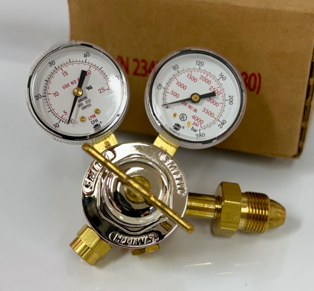Miller Smith 31-50-580 welding regulator with flow gauge for argon CO2 mix in original box