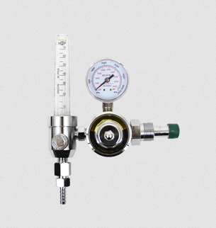 Welding flowmeter regulator with dual gauges and brass body for argon and CO2 gas control